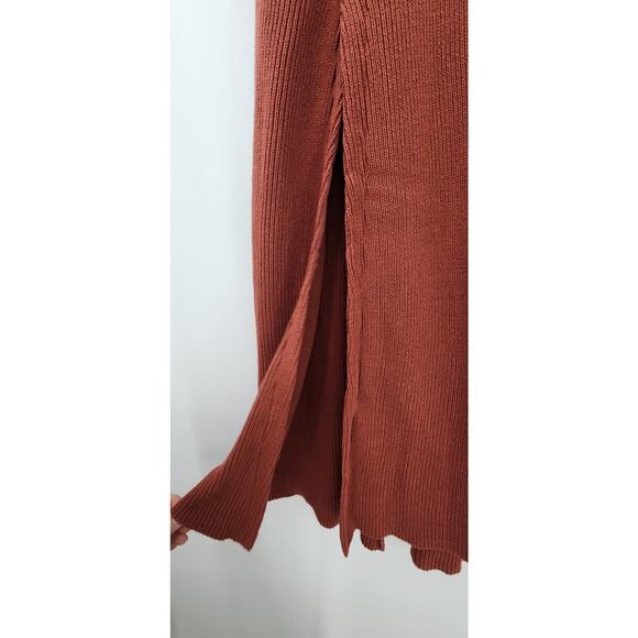 New NWT G.I.L.I. Women's Knit Sweater Cape With Snap Detail Size M/L Rust Brown - Picture 6 of 7